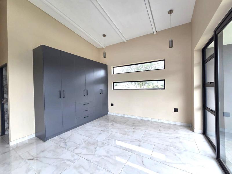 5 Bedroom Property for Sale in The Islands Estates North West